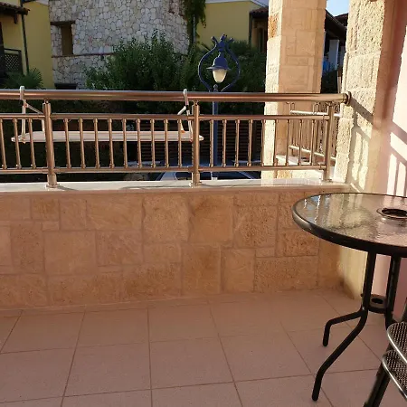 Fouli House *