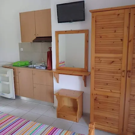 Hotel apartamentowy Fouli House *