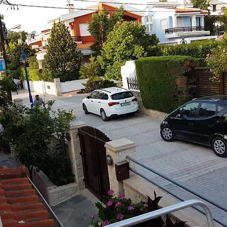 Hotel apartamentowy Fouli House