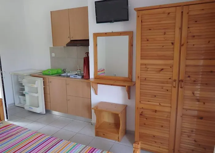 Aparthotel Fouli House *