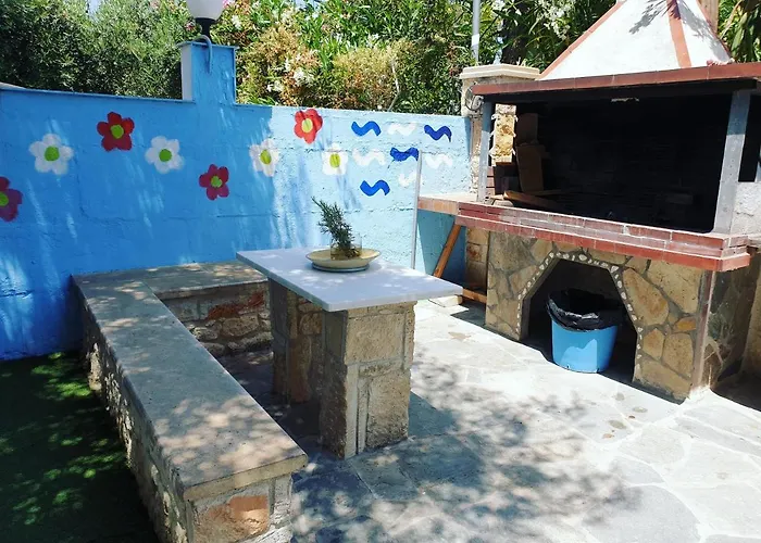 Aparthotel Fouli House *